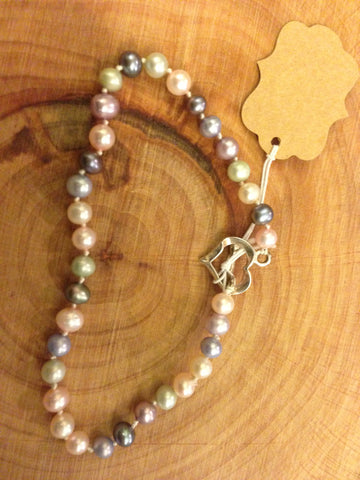 pastel colored pearl bracelet