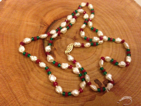 merry christmas green onix + ruby + pearl + 14K gold clasp - 23"